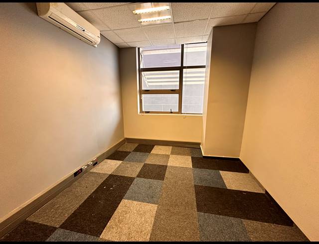 698M² OFFICE TO LET IN ROSEBANK